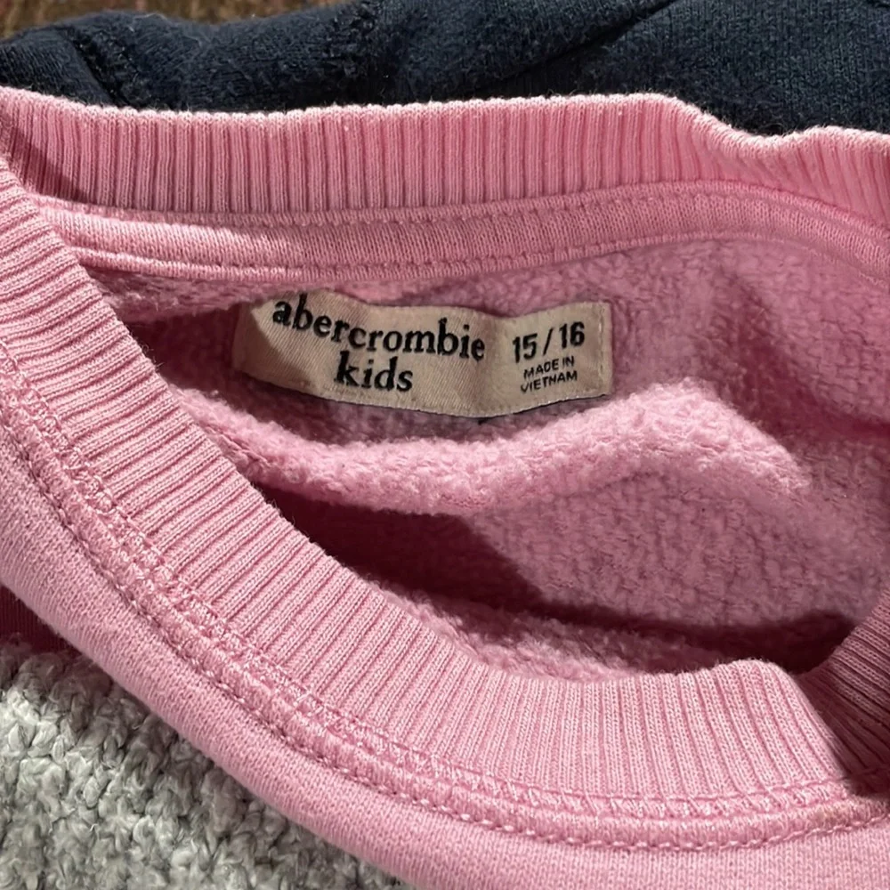 Abercrombie tops - Picture 7 of 7